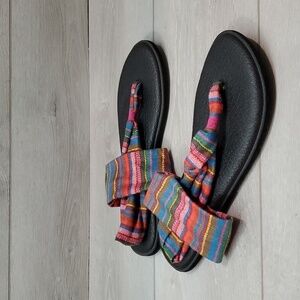Sanuk Women Yoga  Sandals shoes flats sz 9